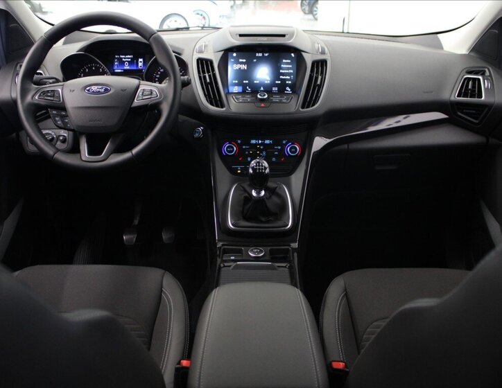 Ford Kuga SUV / Terénní 1,5 l 110 kw