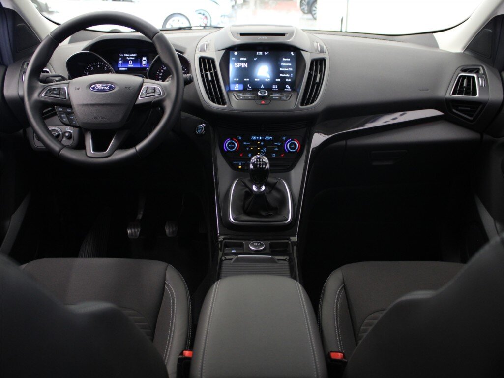 Ford Kuga SUV / Terénní 1,5 l 110 kw