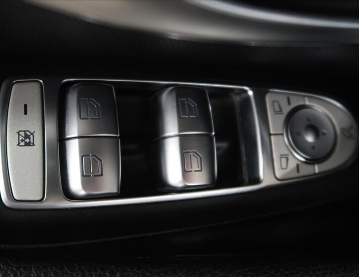 Mercedes-Benz Třídy E Kombi 2,0 l 135 kw