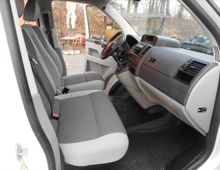 Volkswagen Transporter 18