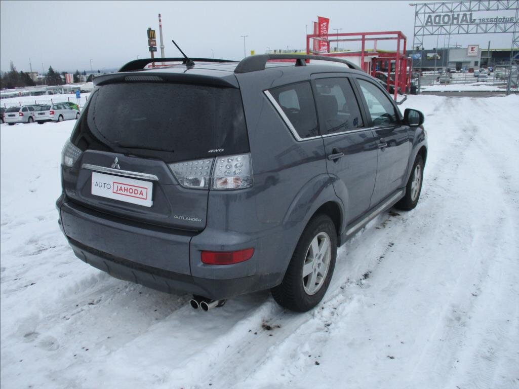 Mitsubishi Outlander SUV 2,2 l 115 kw