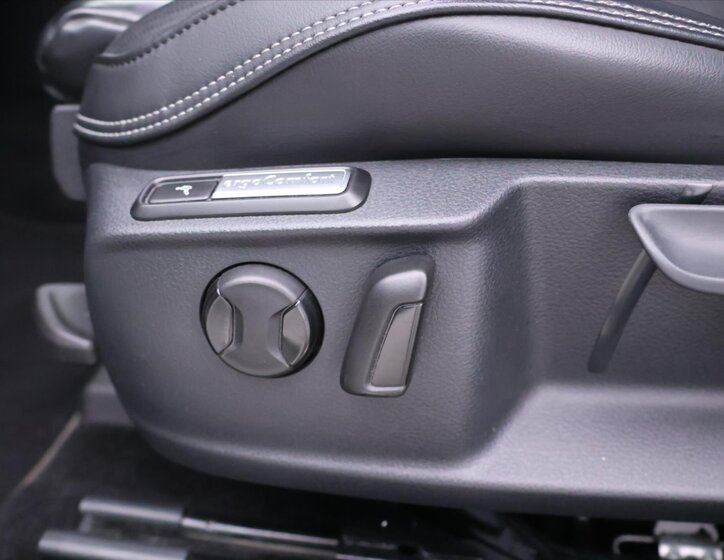 Volkswagen Passat Kombi 2,0 l 200 kw