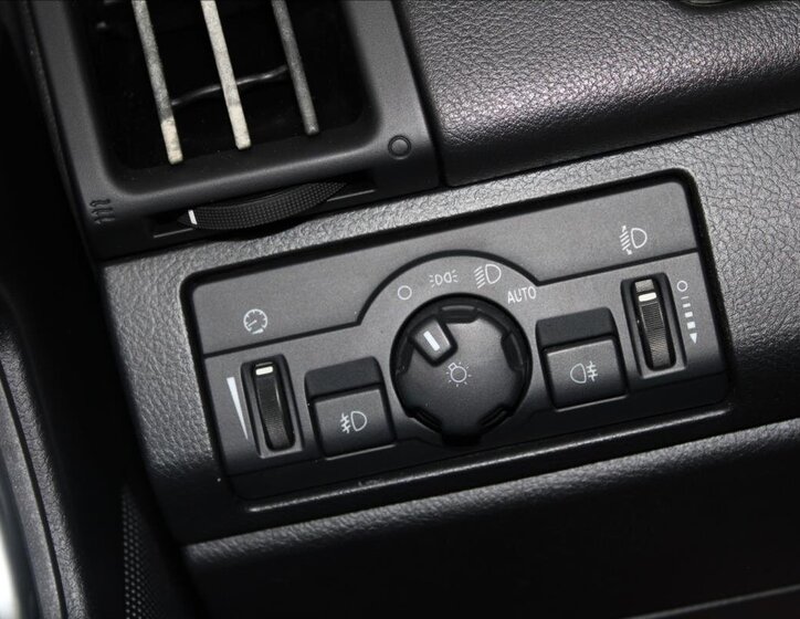 Land Rover Freelander SUV / Terénní 2,2 l 112 kw