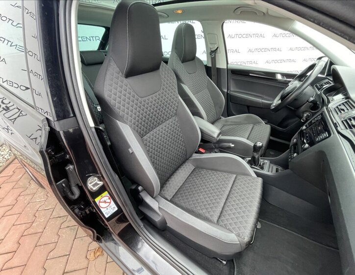 Škoda Rapid Hatchback 999,0 70 kw