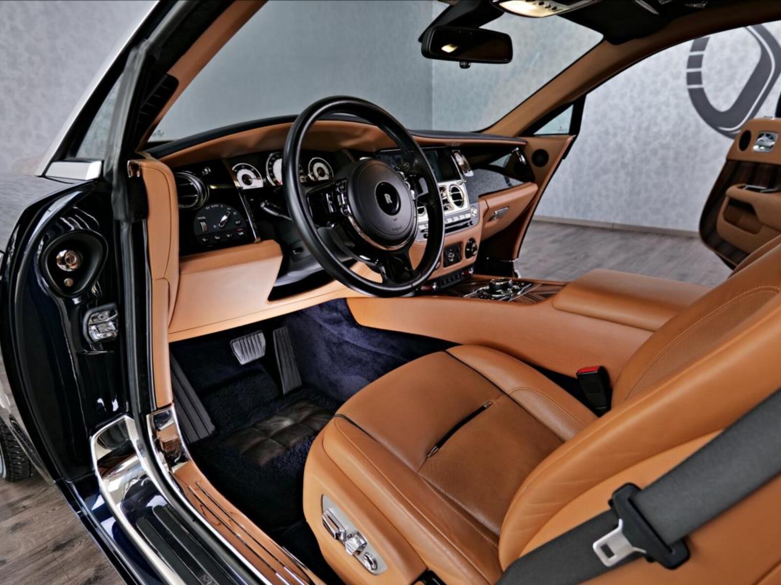 Rolls-Royce Wraith 12