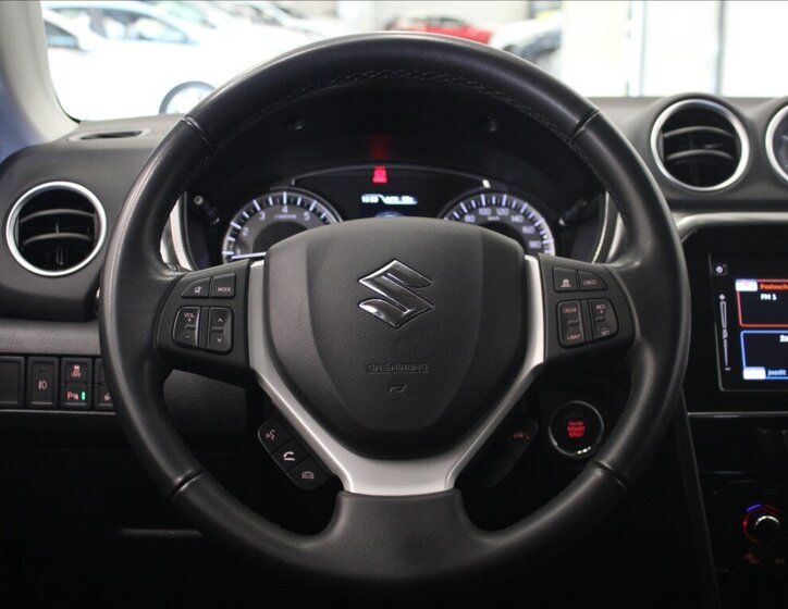 Suzuki Vitara SUV / Terénní 1,4 l 95 kw