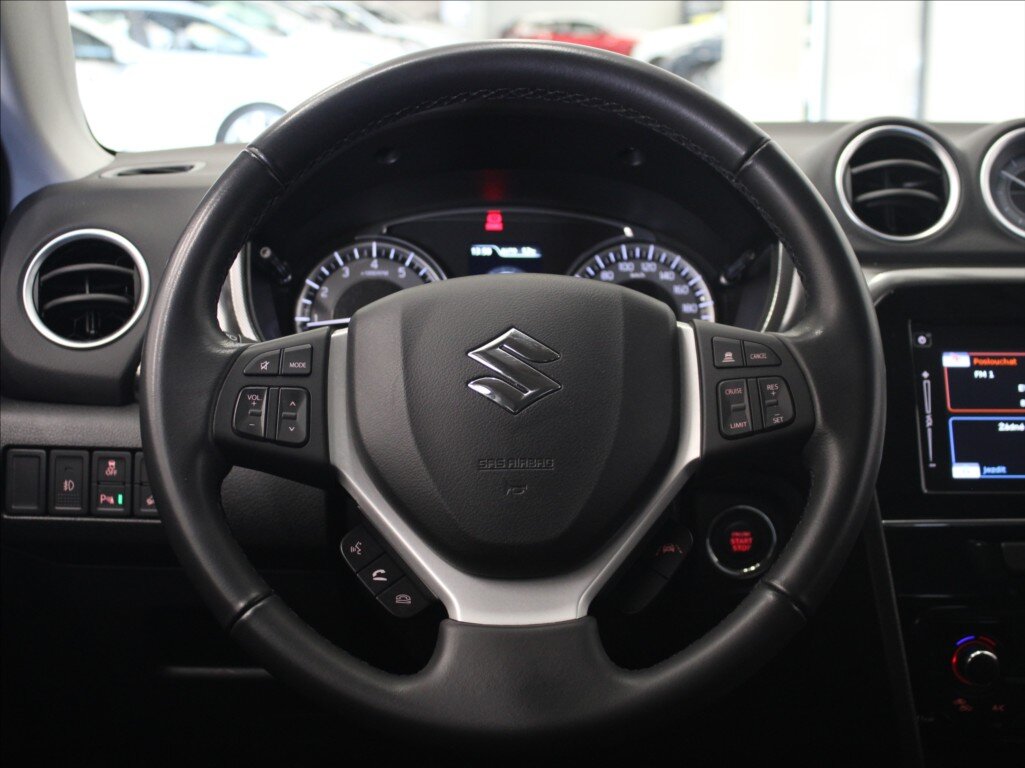 Suzuki Vitara SUV / Terénní 1,4 l 95 kw