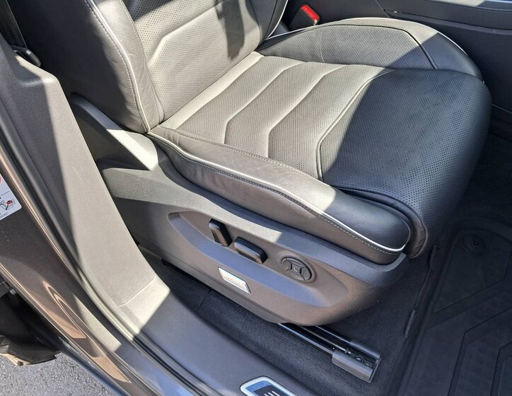 Volkswagen Touareg SUV / Terénní 3,0 l 210 kw