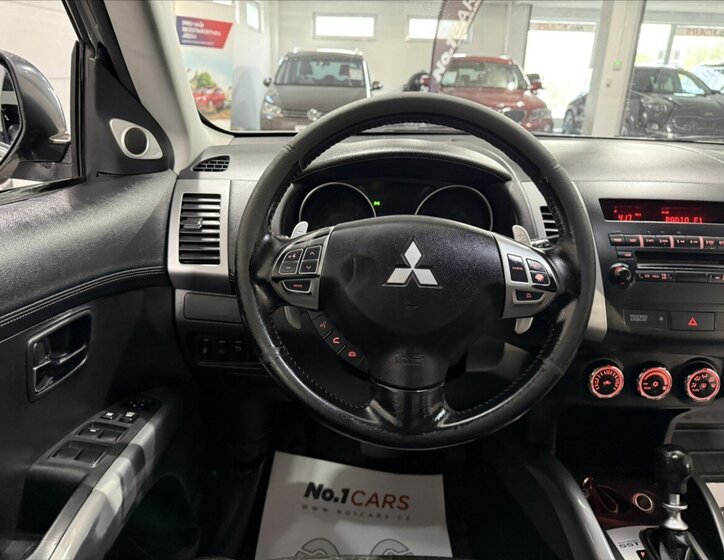 Mitsubishi Outlander SUV / Terénní 2,2 l 115 kw