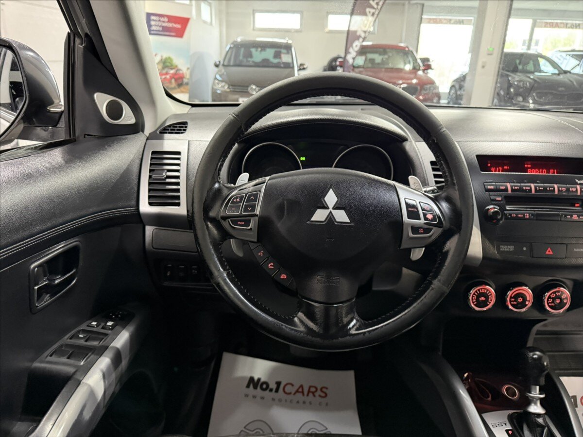 Mitsubishi Outlander SUV / Terénní 2,2 l 115 kw