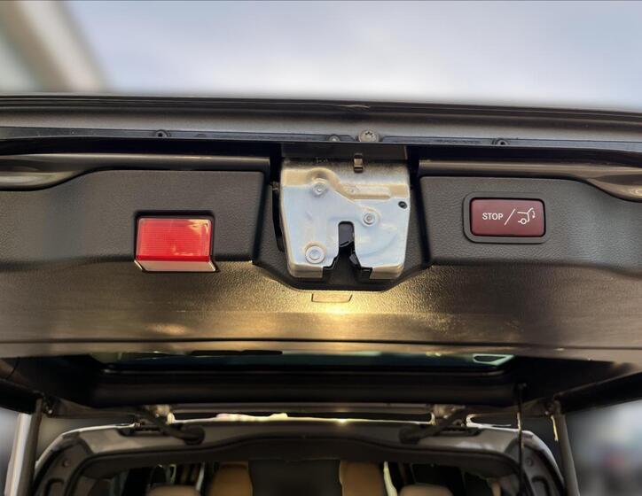 Mercedes-Benz Třídy V 27