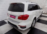 Mercedes-Benz GL SUV 4,7 l 320 kw