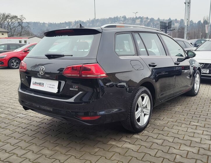 Volkswagen Golf Kombi 1,6 l 77 kw