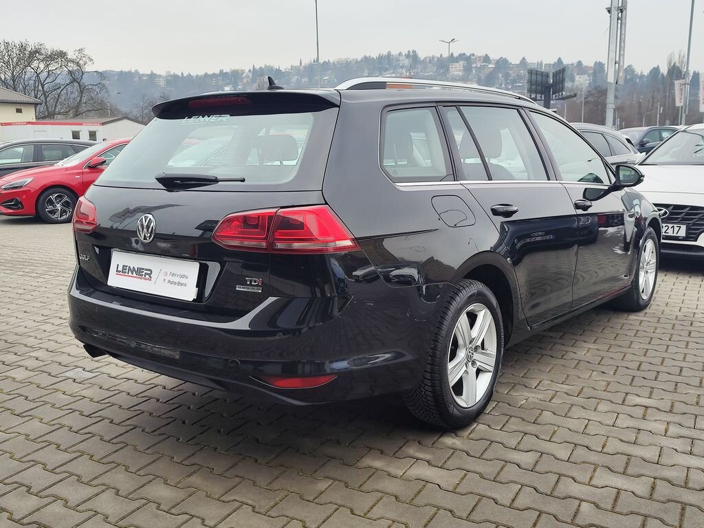 Volkswagen Golf Kombi 1,6 l 77 kw