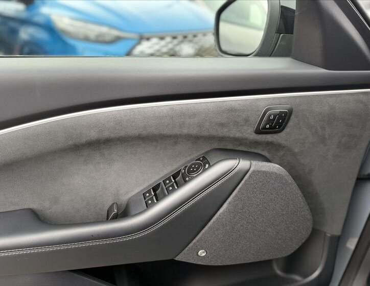 Ford Mustang Mach-E 26