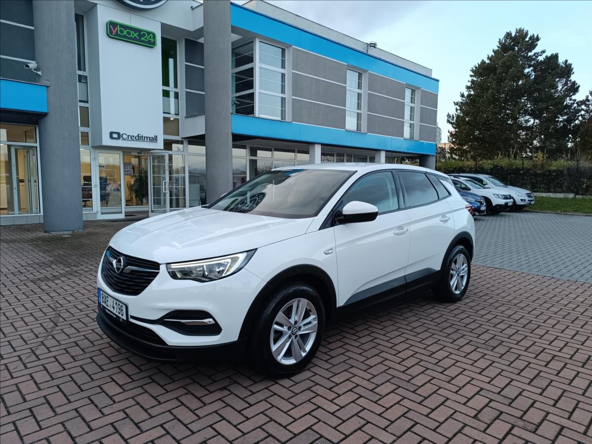 Opel Grandland X SUV 1,2 l 96 kw