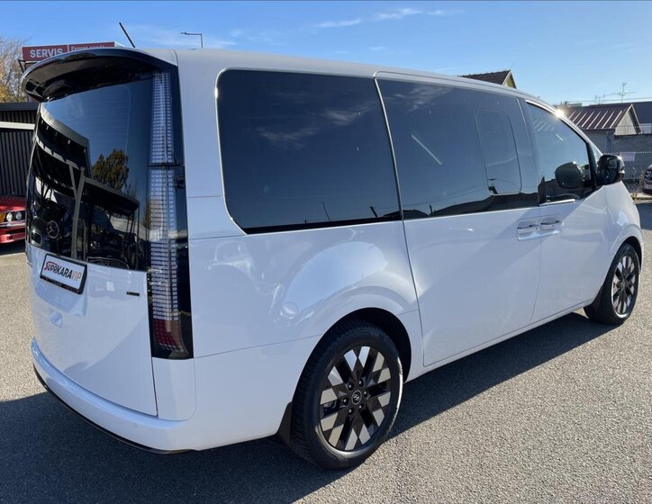 Hyundai Staria 5