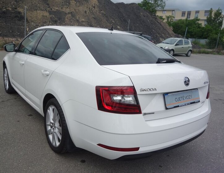 Škoda Octavia Sedan / Limuzína 2,0 l 110 kw