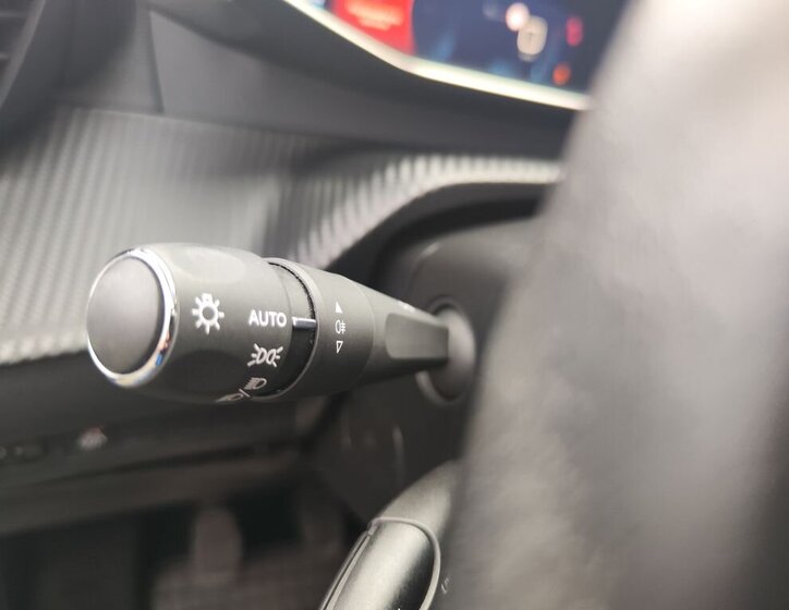 Peugeot 208 Hatchback 1,2 l 74 kw