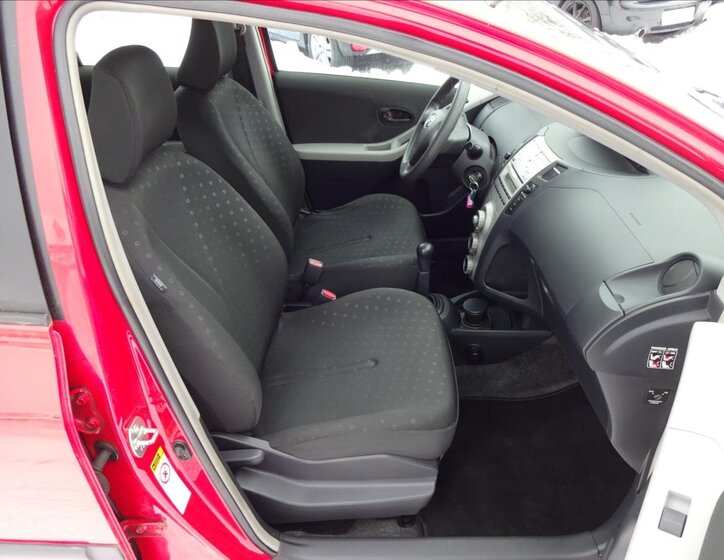 Toyota Yaris Hatchback 998,0 51 kw