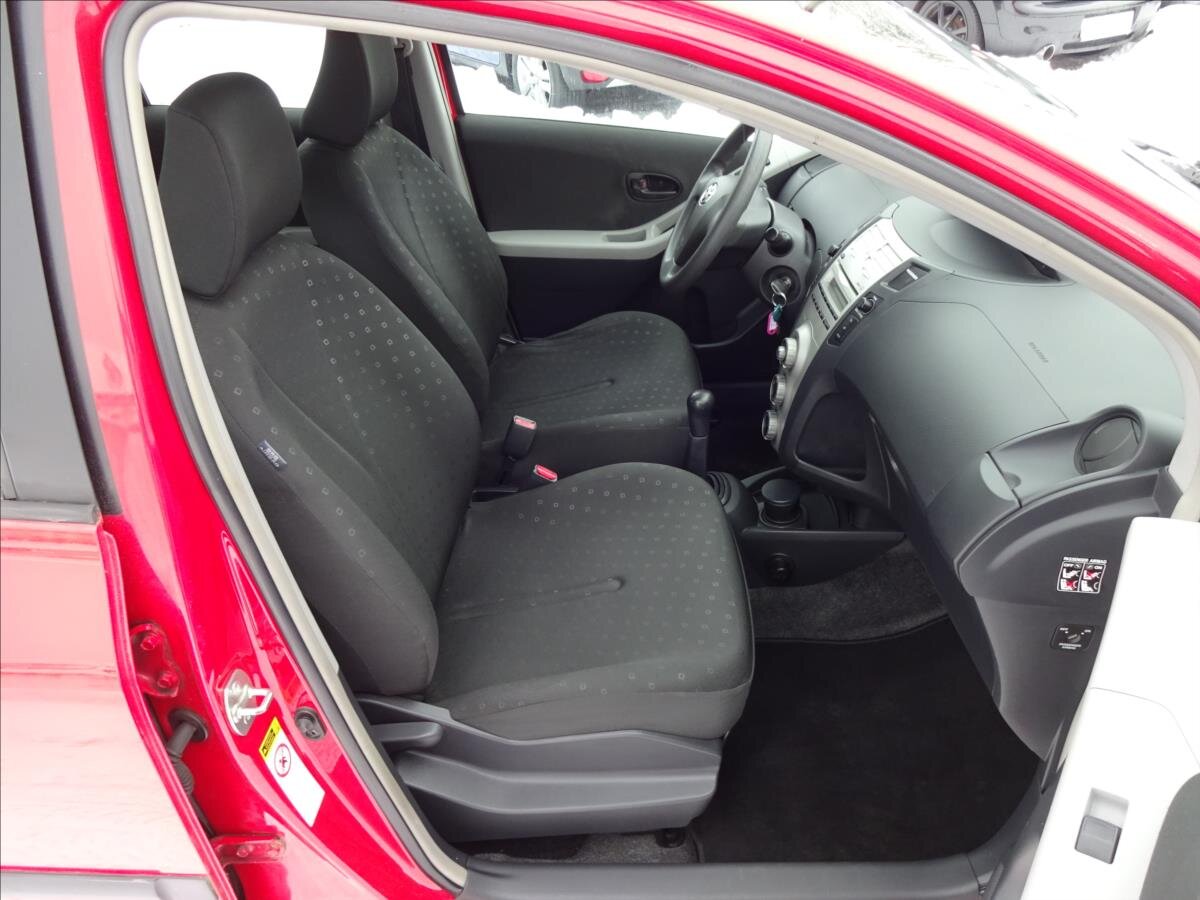 Toyota Yaris Hatchback 998,0 51 kw