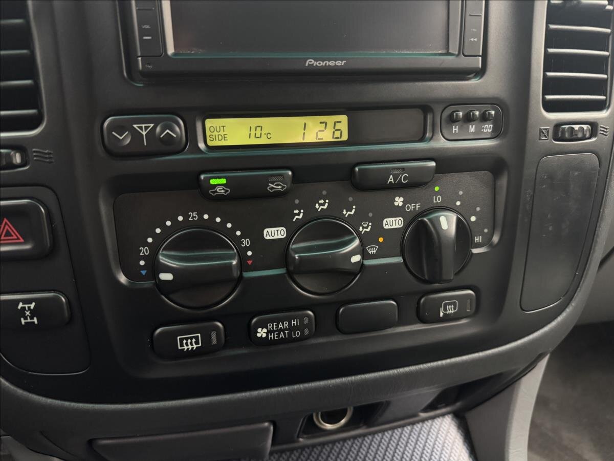 Toyota Land Cruiser SUV / Terénní 4,2 l 150 kw