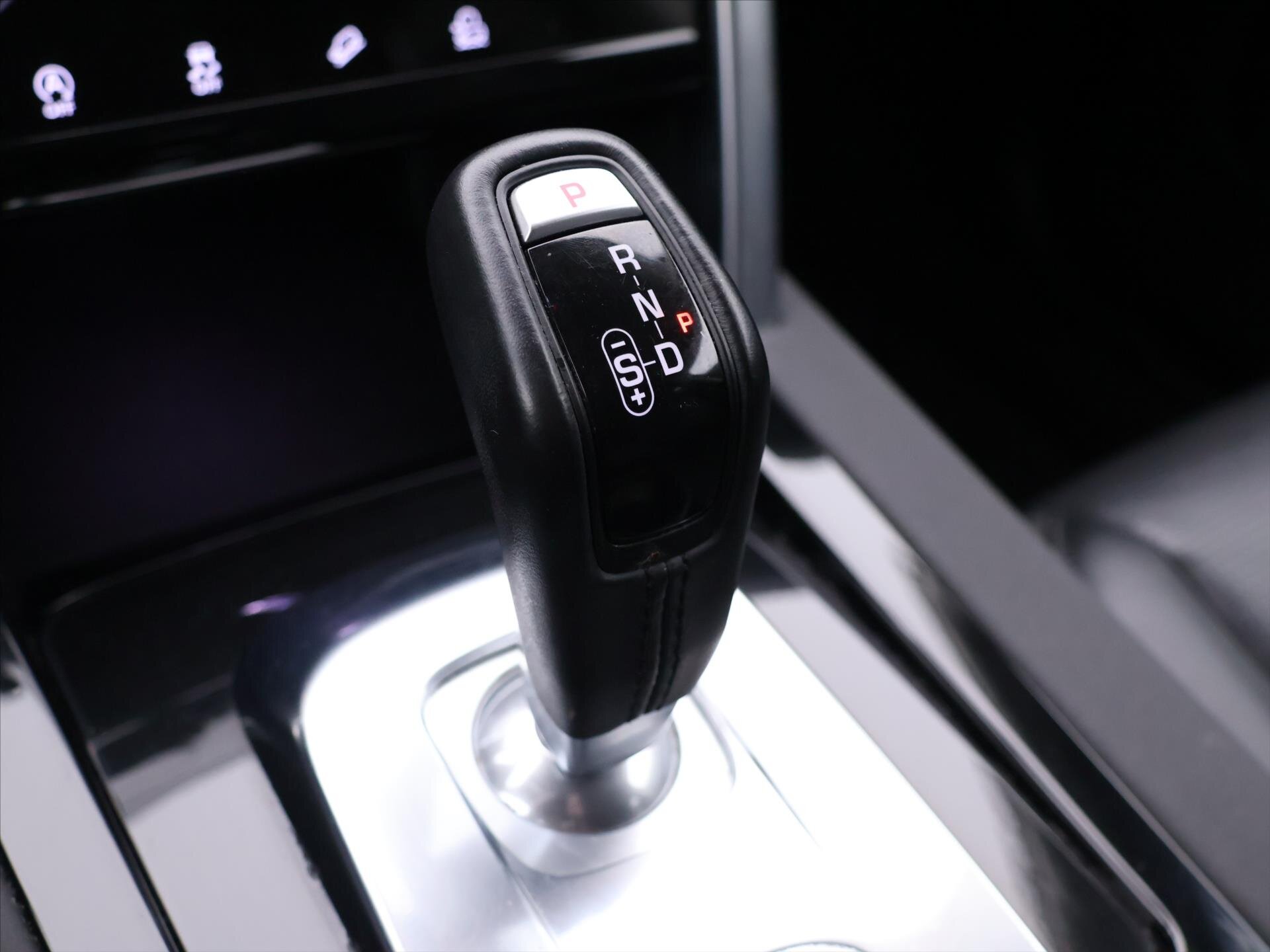 Land Rover Discovery Sport SUV / Terénní 2,0 l 110 kw