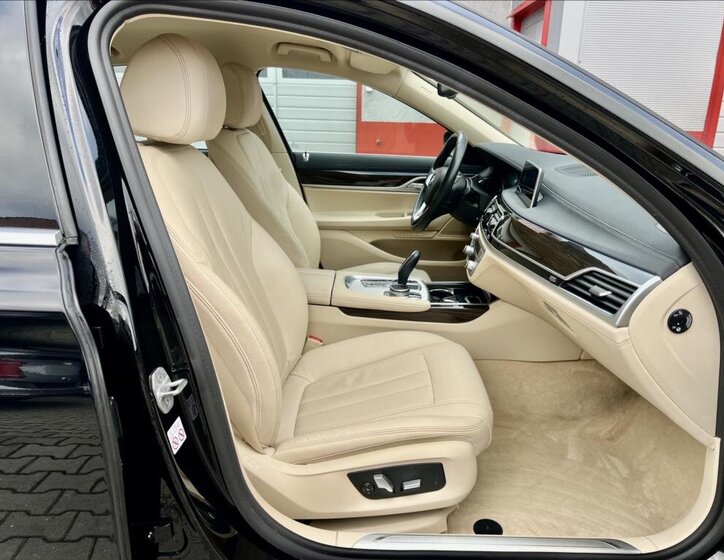 BMW Řada 7 Ostatní 3,0 l 210 kw