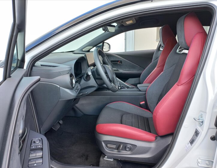 Toyota C-HR CUV 2,0 l 112 kw