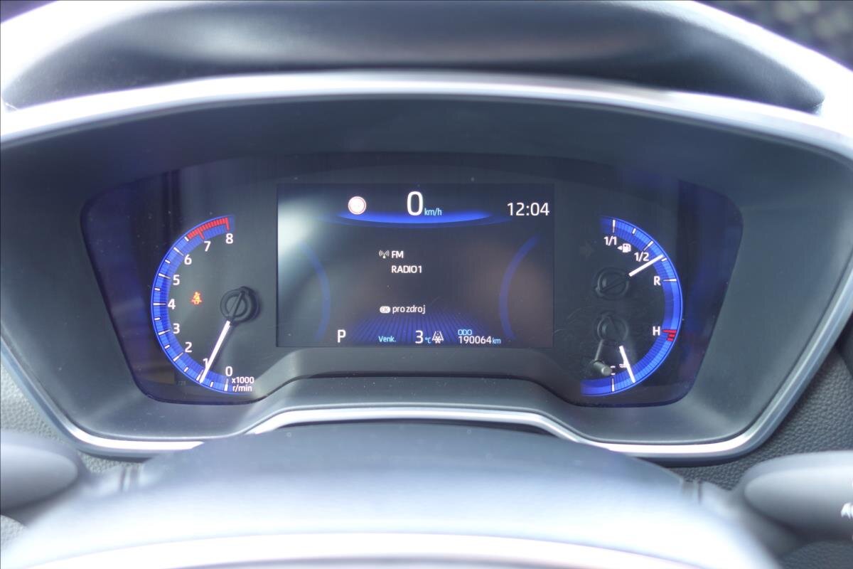 Toyota Corolla Sedan / Limuzína 1,6 l 97 kw