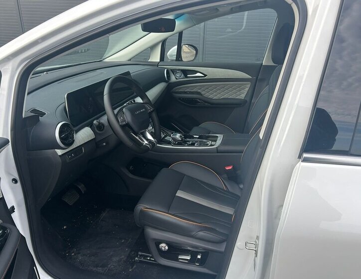 Dongfeng Ostatní MPV 1,5 l 180 kw