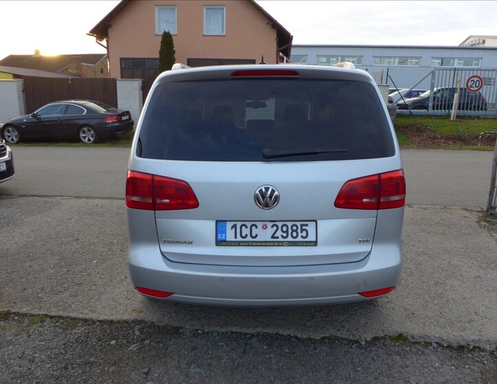 Volkswagen Touran Kombi 1,6 l 77 kw