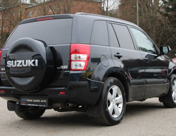 Suzuki Grand Vitara 5