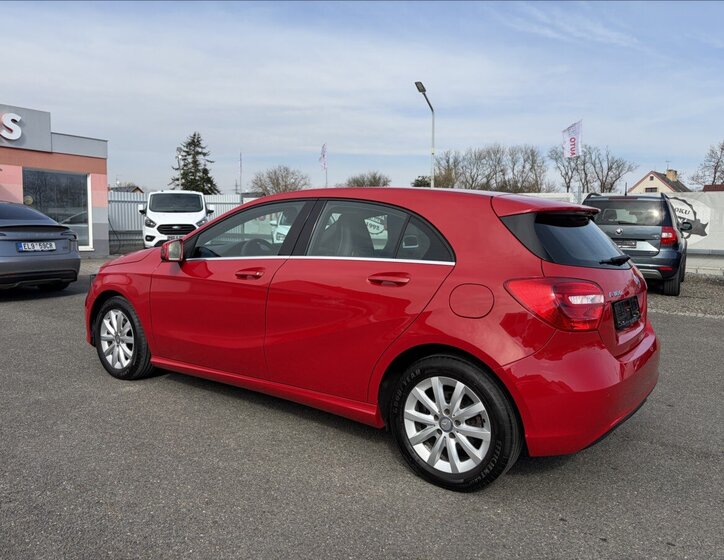 Mercedes-Benz Třídy A Hatchback 1,6 l 90 kw