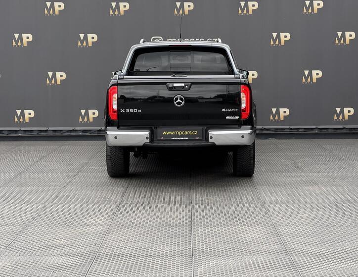 Mercedes-Benz Třídy X 8