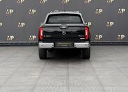 Mercedes-Benz Třídy X 8