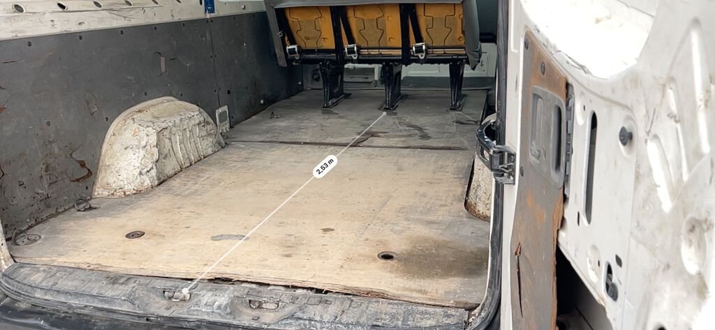 Volkswagen Crafter Skříň 2,5 l 80 kw