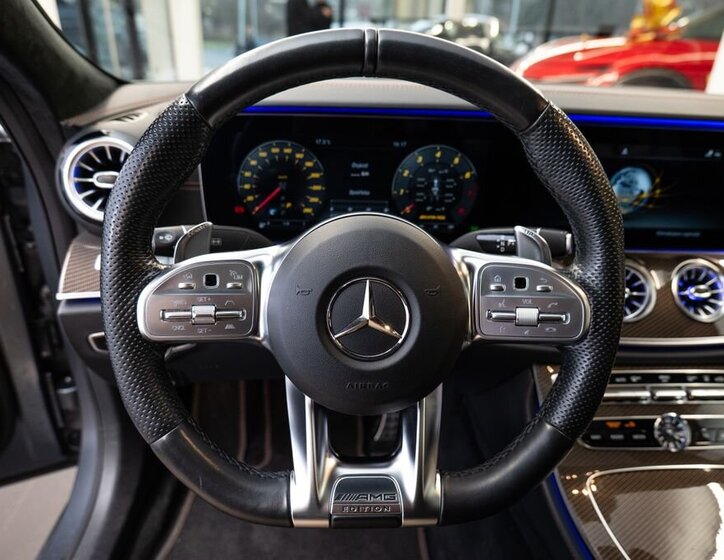 Mercedes-Benz CLS Sedan 3,0 l 320 kw