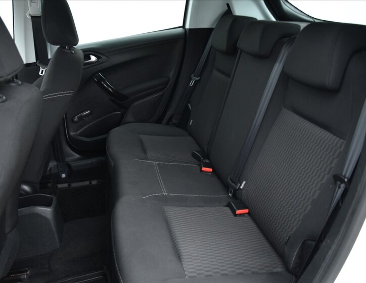 Peugeot 208 Hatchback 1,2 l 60 kw