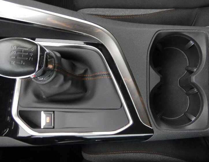 Peugeot 5008 SUV / Terénní 1,2 l 96 kw