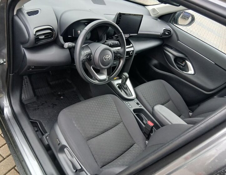 Toyota Yaris Cross SUV 1,5 l 68 kw