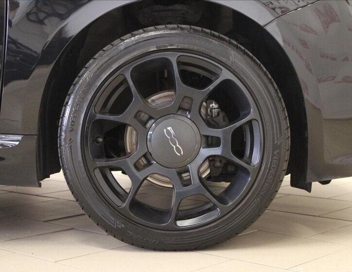 Fiat 500 Hatchback 899,0 63 kw