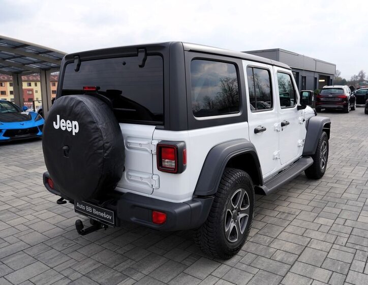 Jeep Wrangler SUV / Terénní 2,1 l 147 kw