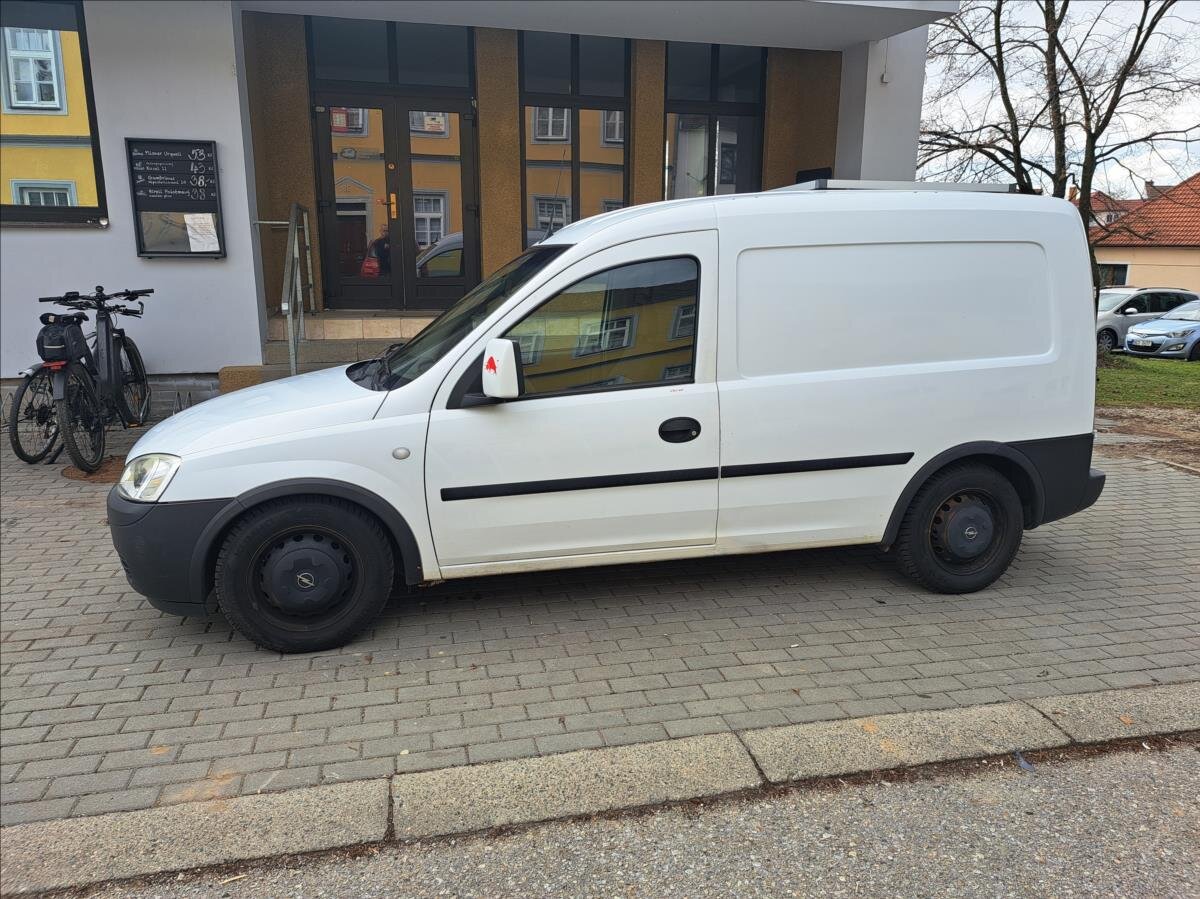 Opel Combo Skříň 1,2 l 55 kw