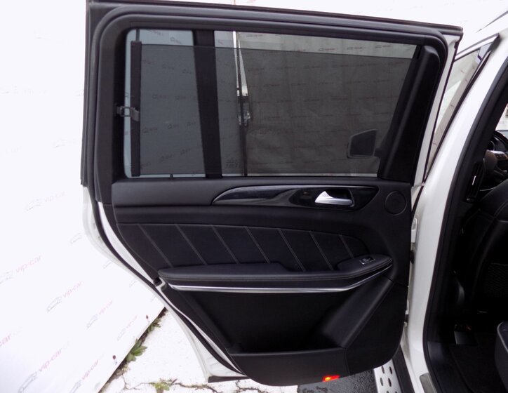 Mercedes-Benz GL SUV 4,7 l 320 kw