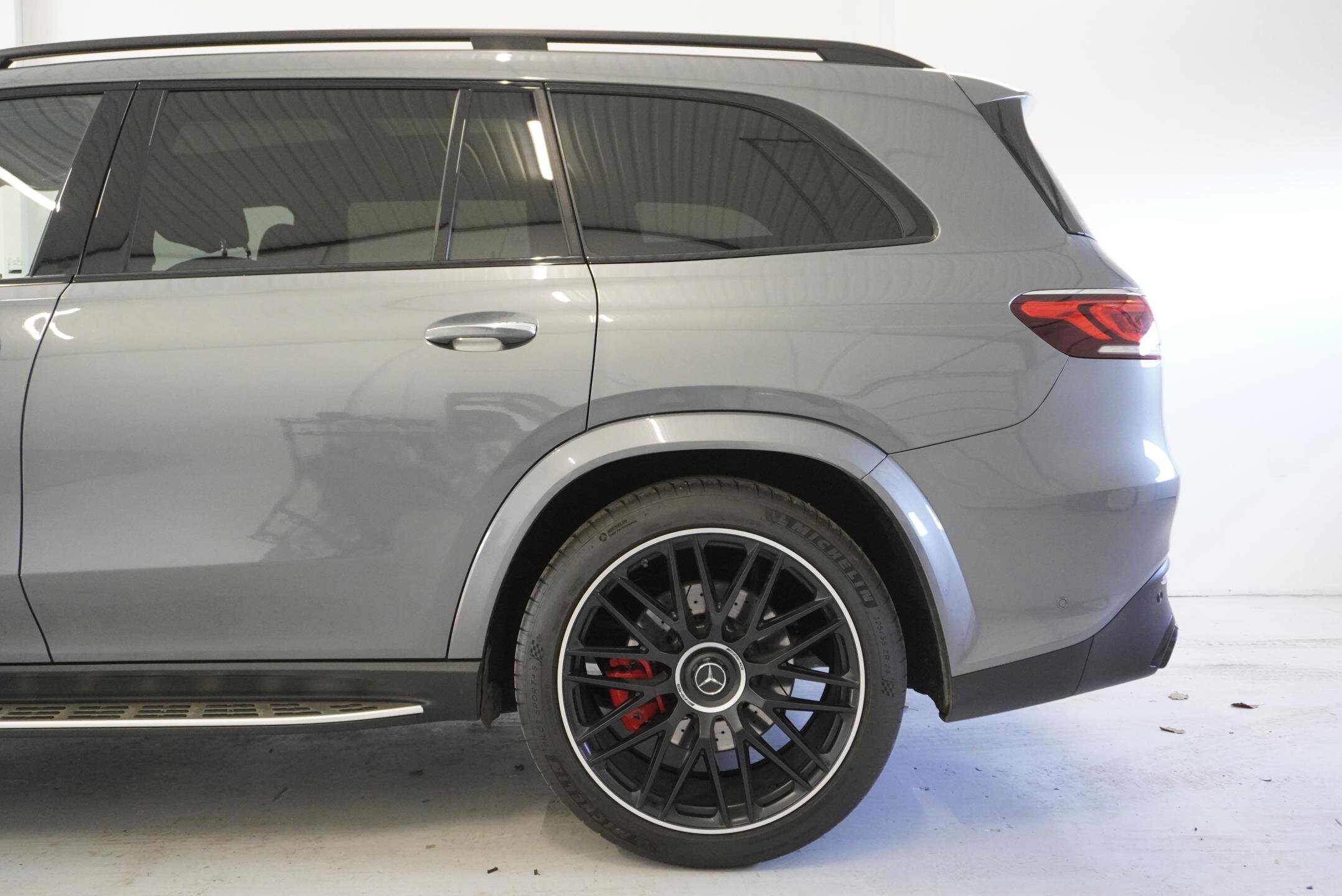 Mercedes-Benz GLS SUV / Terénní 4,0 l 450 kw