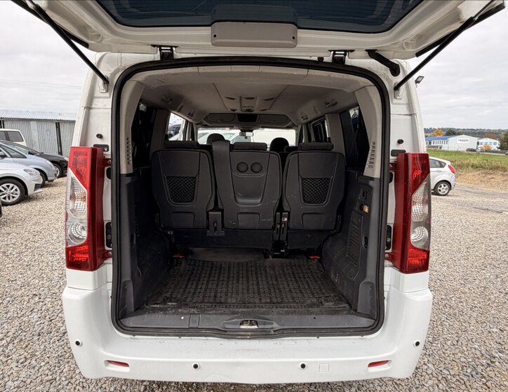 Peugeot Expert Tepee MPV 2,0 l 120 kw