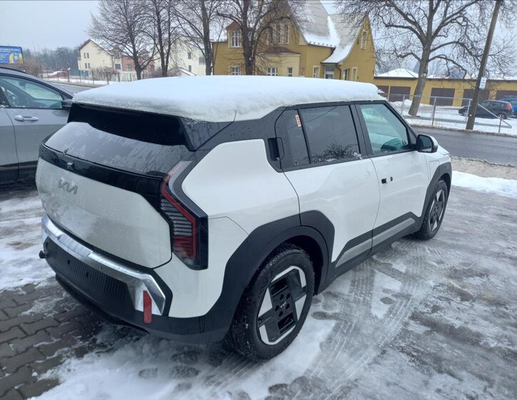 KIA EV3 SUV / Terénní 0,0 150 kw