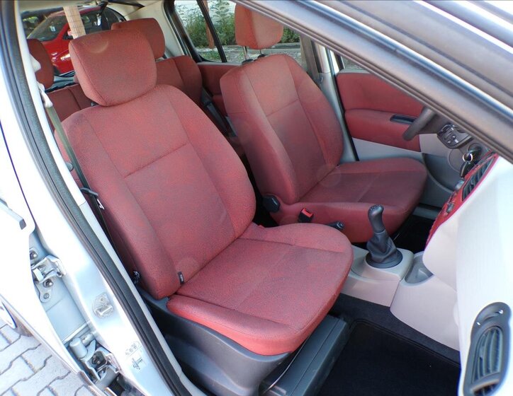 Renault Modus Hatchback 1,1 l 55 kw