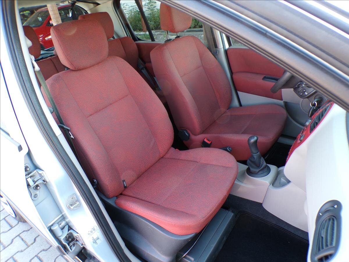 Renault Modus Hatchback 1,1 l 55 kw